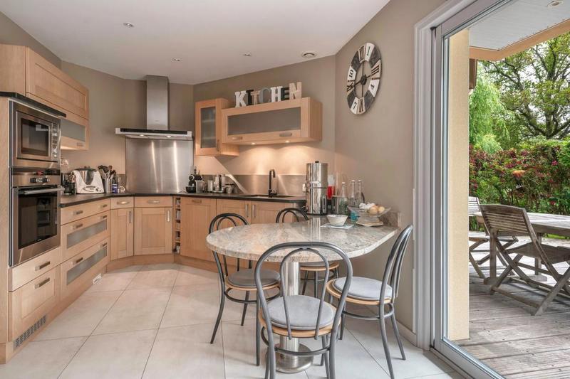 Villa - 233 m² - 12 pièces