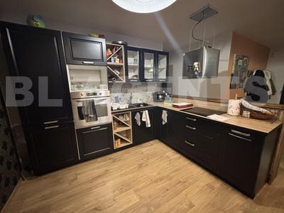 Maison traditionnelle - 87 m² - 4 pièces