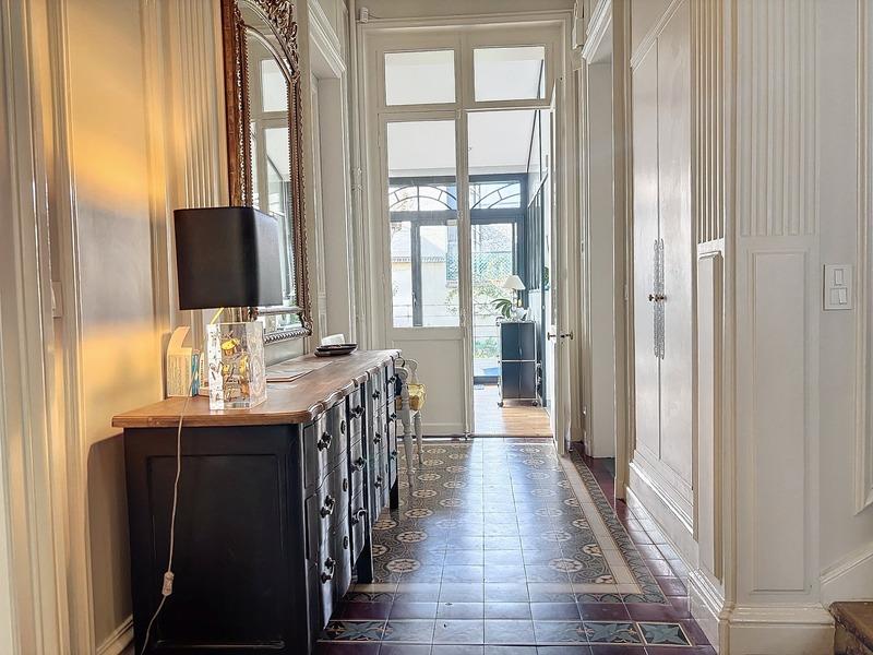 Maison bourgeoise - 334 m² - 13 pièces