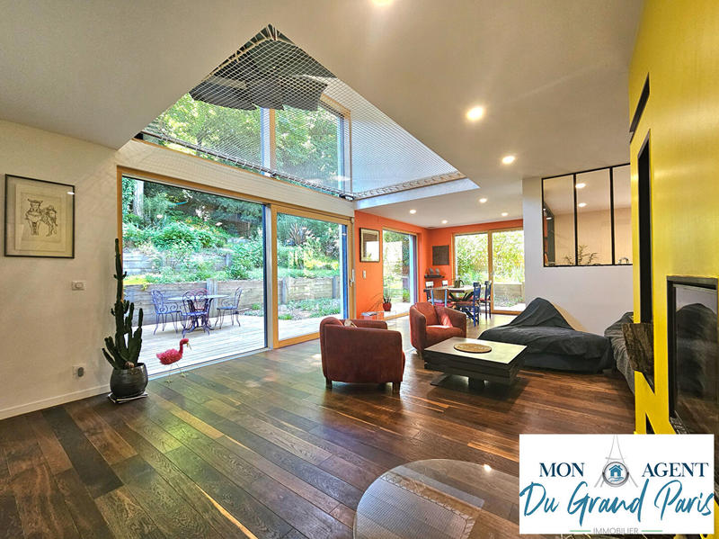 Maison - 230 m² - 8 pièces