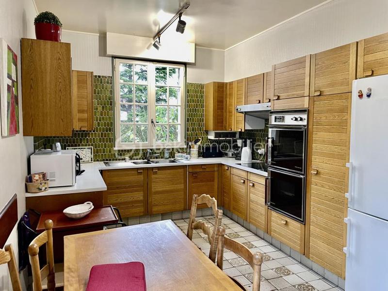 Maison en pierre - 219 m² - 8 pièces