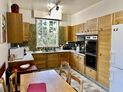 Maison en pierre - 219 m² - 8 pièces