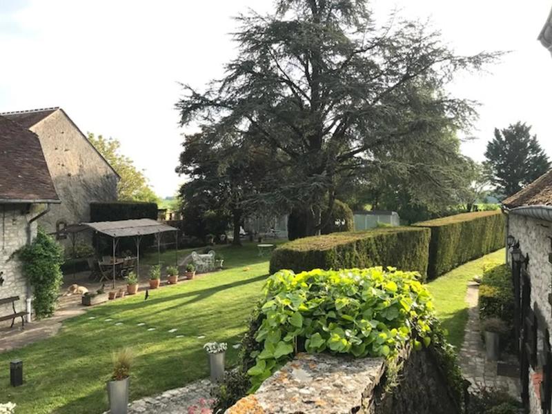 Propriété - 355 m² - 14 pièces