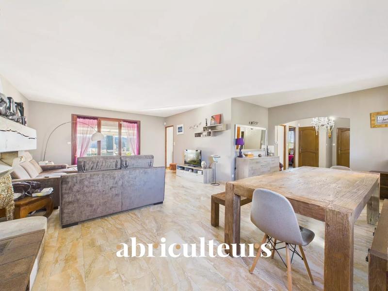 Maison - 130 m² - 5 pièces