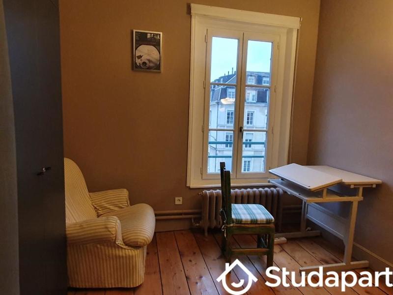 Chambre - 14 m² - 1 pièce