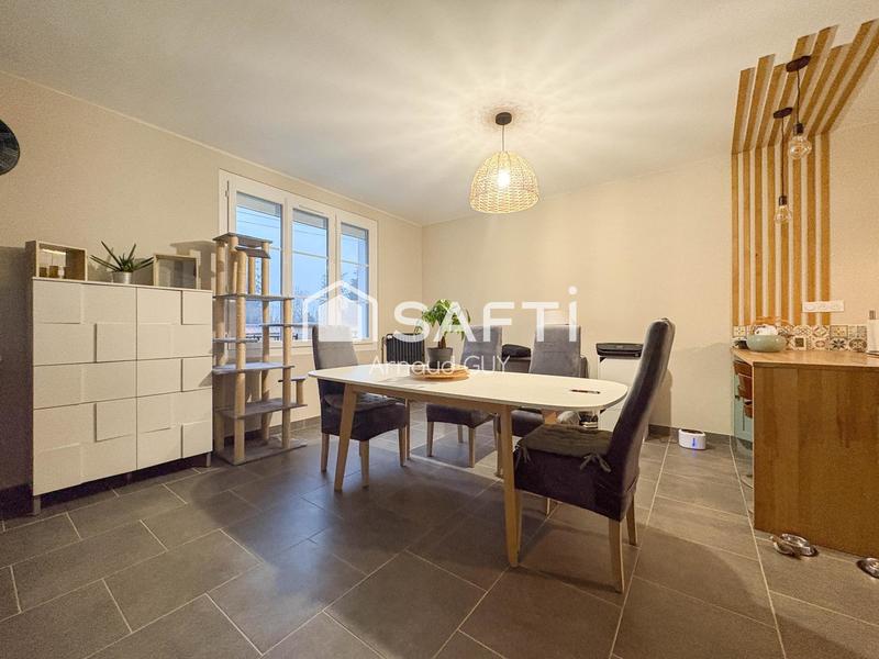 Maison - 90 m² - 5 pièces