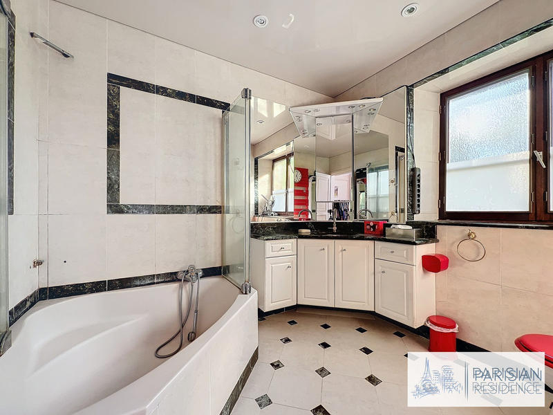 Maison ancienne - 480 m² - 14 pièces