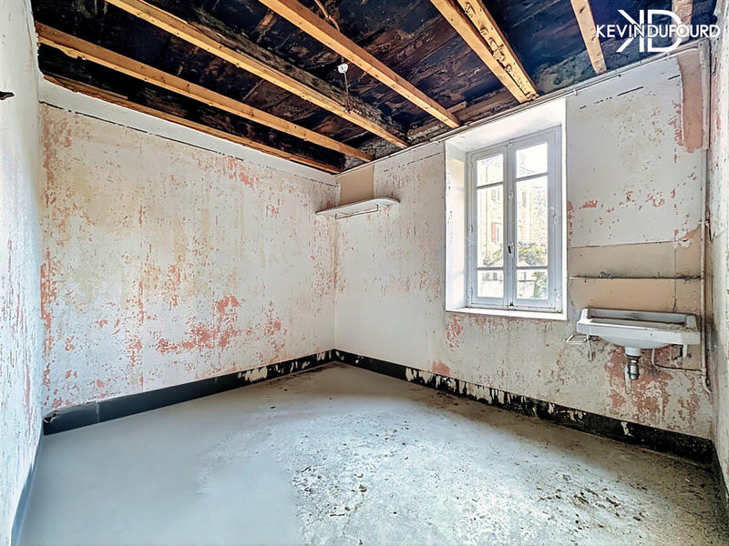 Maison - 300 m² - 10 pièces