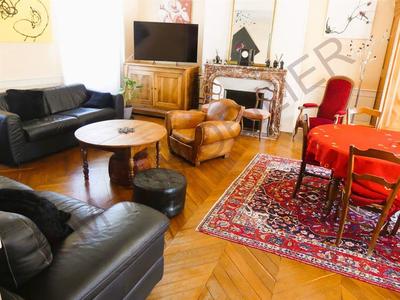 Demeure - 210 m² - 7 pièces