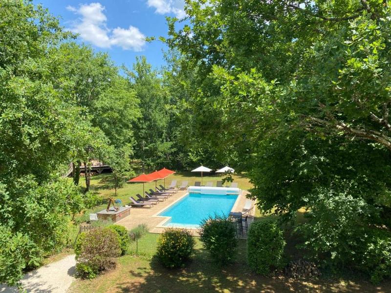 Demeure - 370 m² - 12 pièces