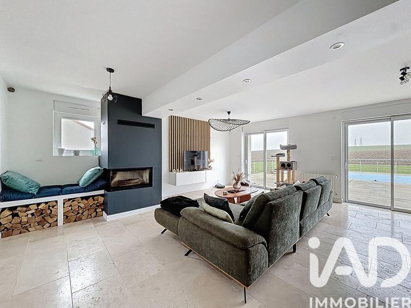 Maison - 200 m² - 7 pièces