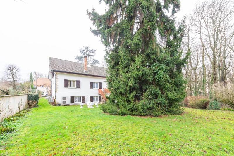 Maison - 215 m² - 10 pièces