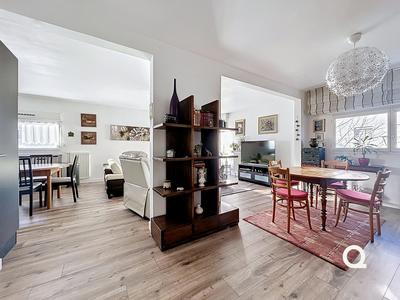 Appartement - 80 m² - 3 pièces