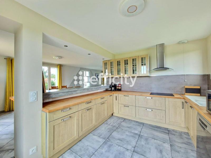 Maison - 137 m² - 6 pièces