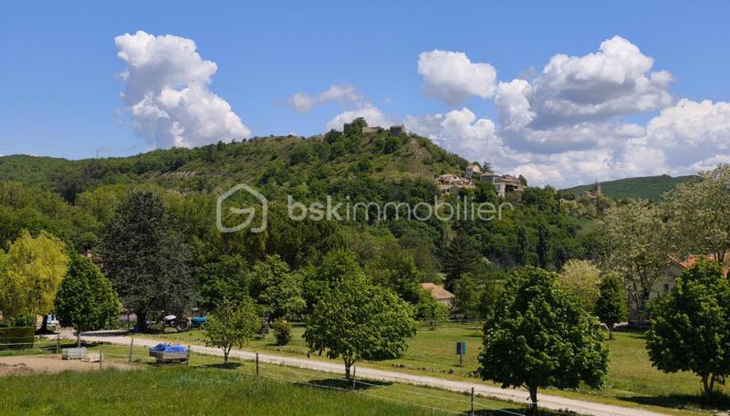 Maison traditionnelle - 187 m² - 7 pièces