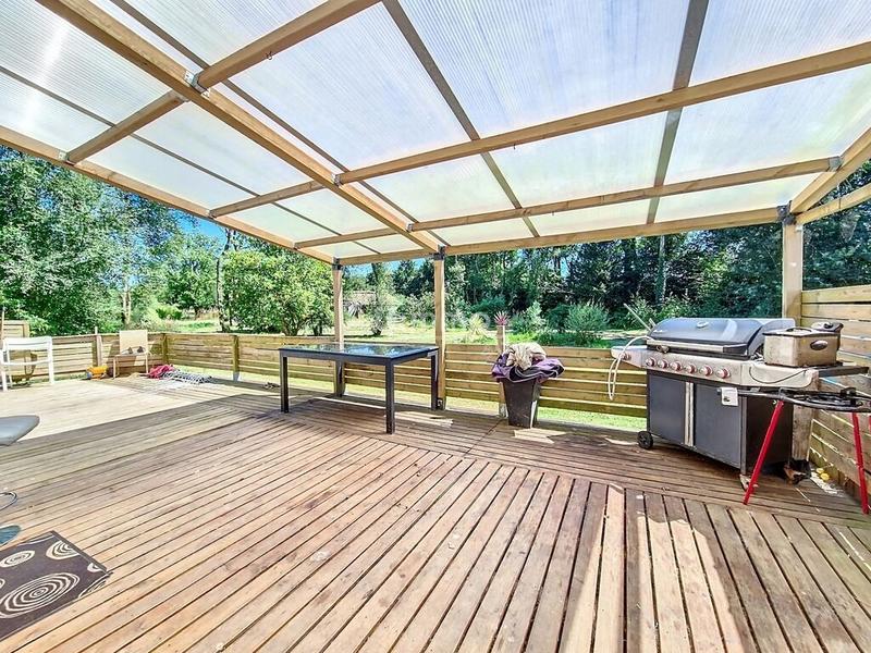 Propriété - 234 m² - 8 pièces