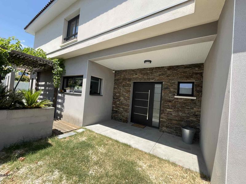 Maison - 140 m² - 6 pièces