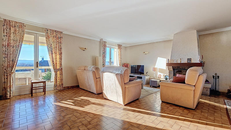 Maison - 135 m² - 6 pièces