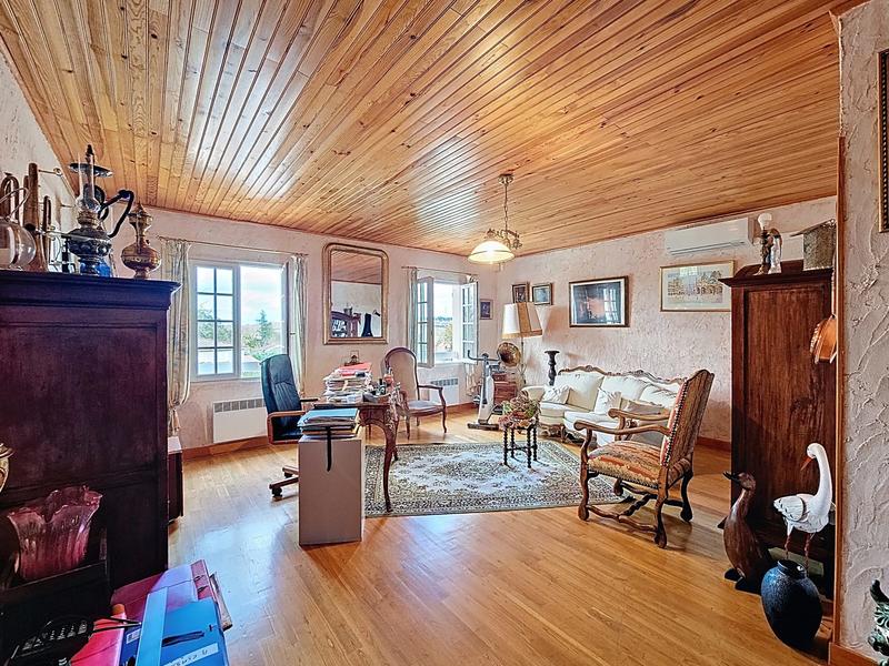 Villa - 164 m² - 6 pièces