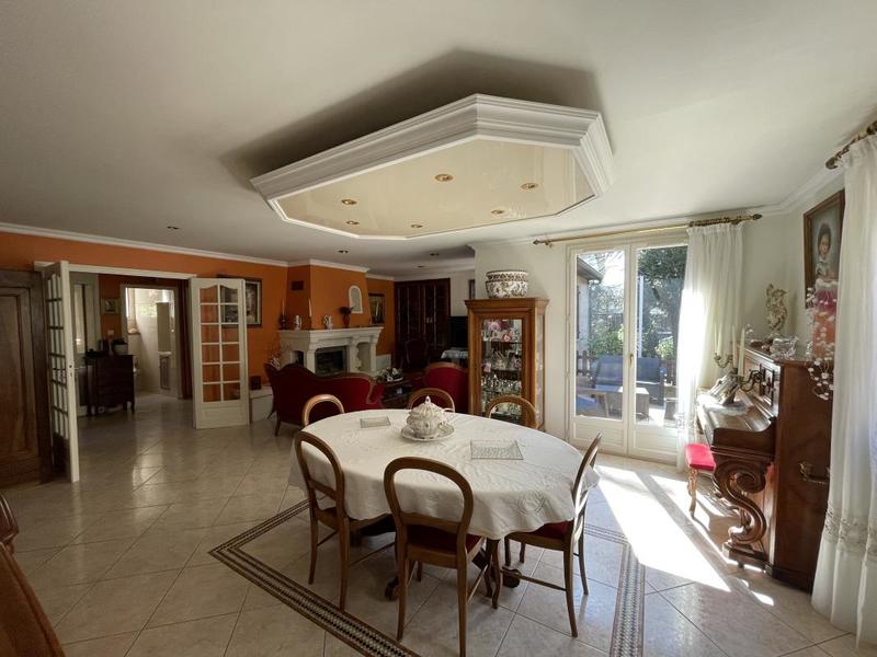 Maison - 177 m² - 8 pièces