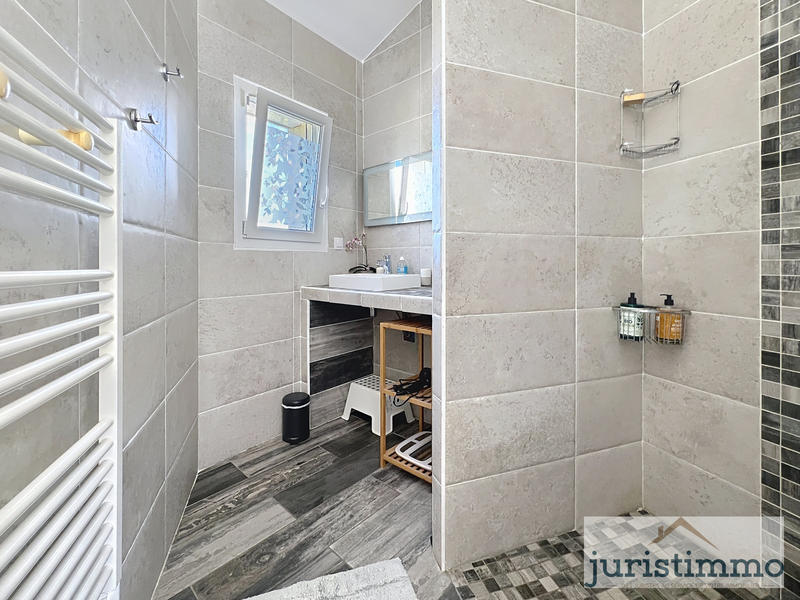 Villa - 111 m² - 6 pièces