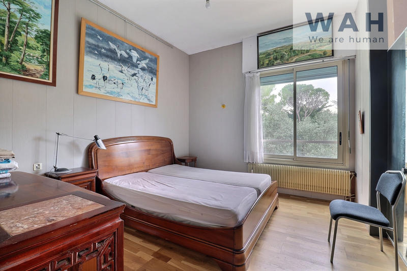 Maison - 280 m² - 11 pièces