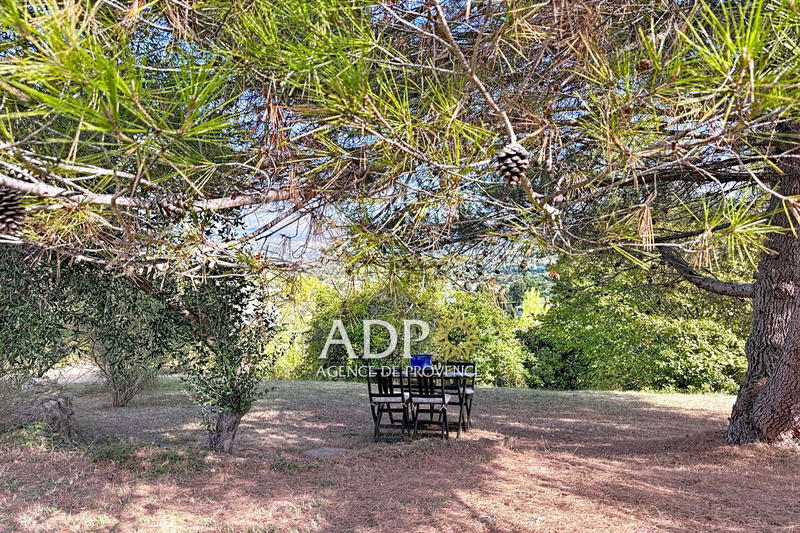 Maison - 218 m² - 8 pièces