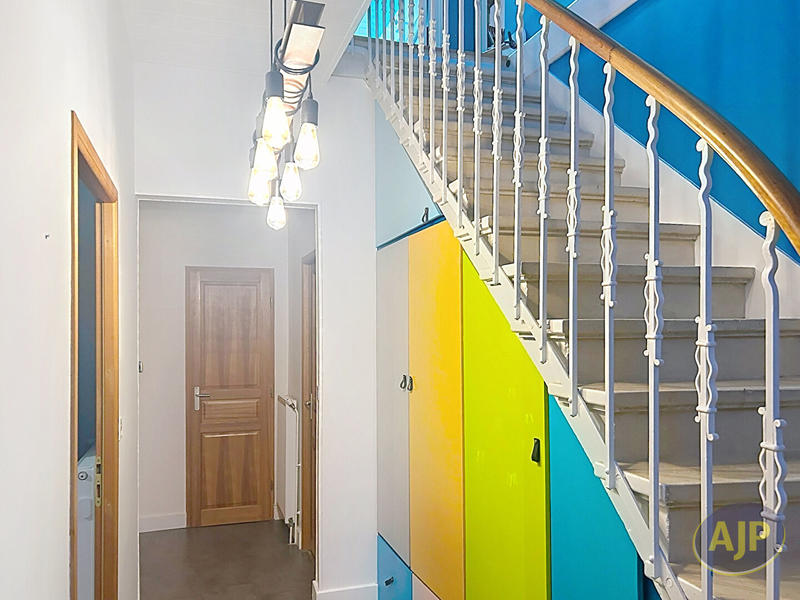 Maison - 176 m² - 8 pièces