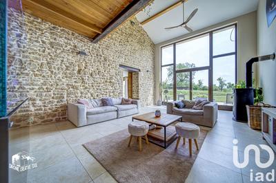 Maison - 255 m² - 7 pièces