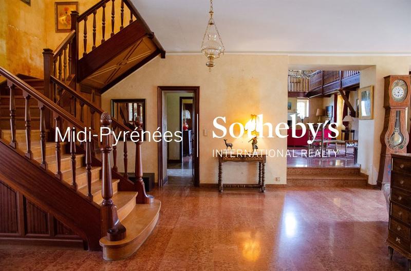 Maison - 550 m² - 20 pièces