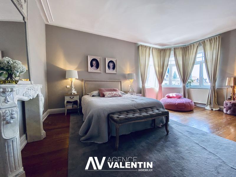 Maison - 282 m² - 8 pièces