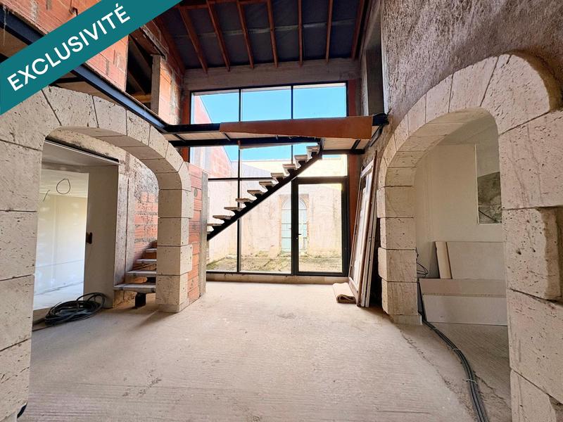 Maison - 360 m² - 8 pièces