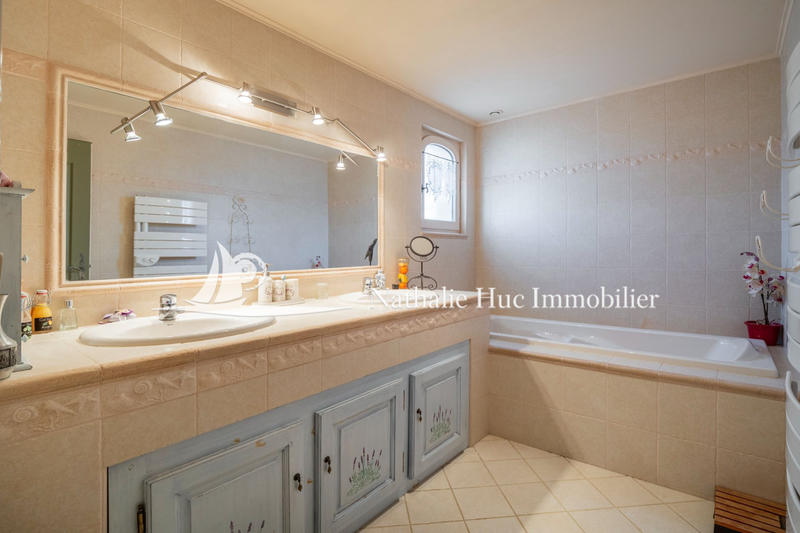 Maison - 190 m² - 7 pièces