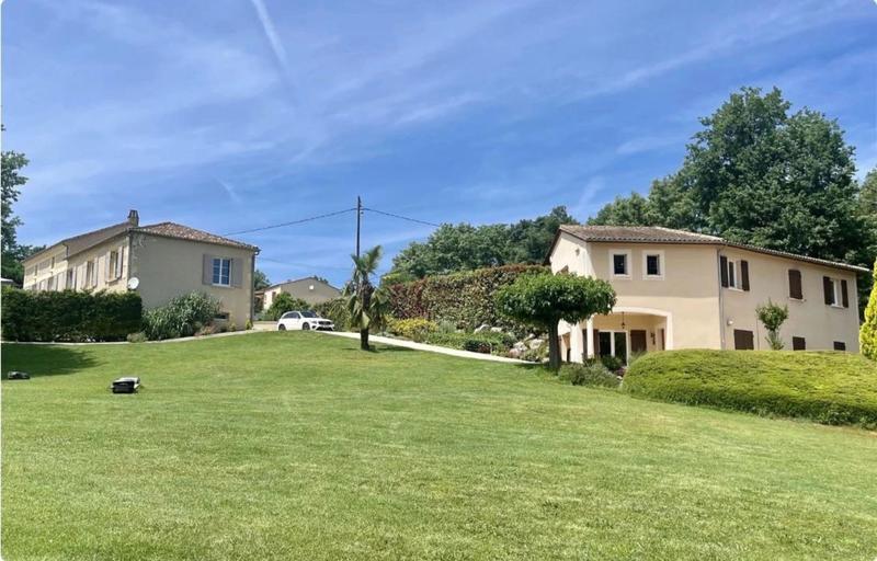 Villa - 440 m² - 9 pièces