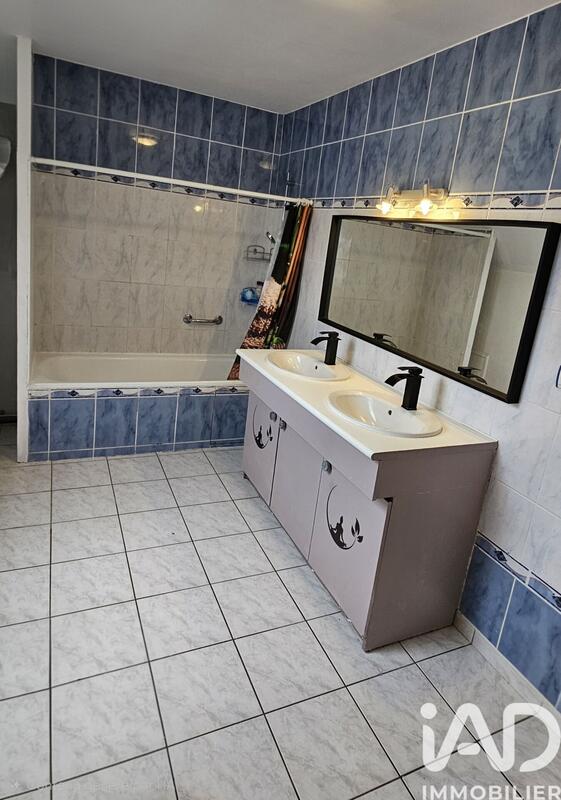 Maison - 92 m² - 5 pièces