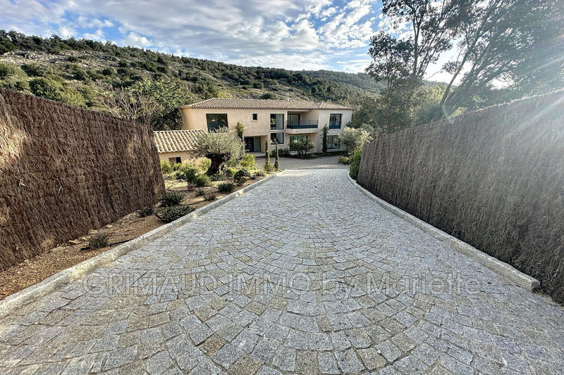 Villa - 240 m² - 5 pièces