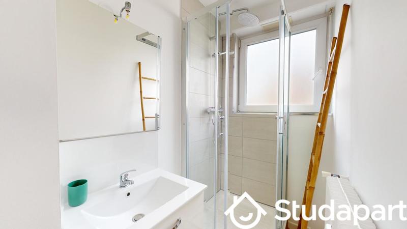 Chambre - 9 m² - 1 pièce