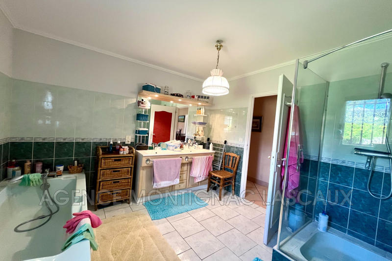 Maison - 220 m² - 6 pièces