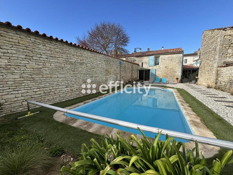 Maison - 200 m² - 9 pièces