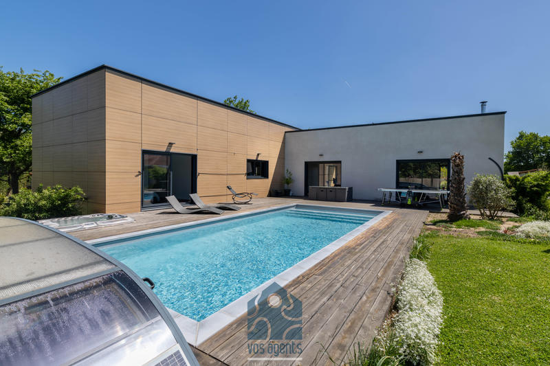 Maison - 160 m² - 5 pièces