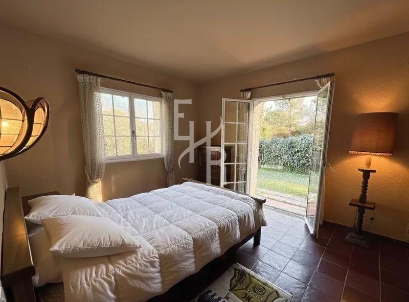 Appartement - 222 m² - 5 pièces