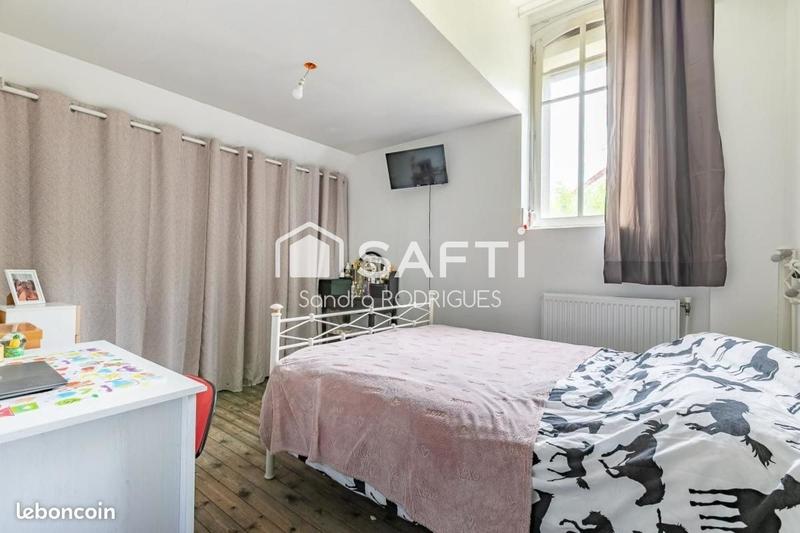 Maison - 160 m² - 8 pièces