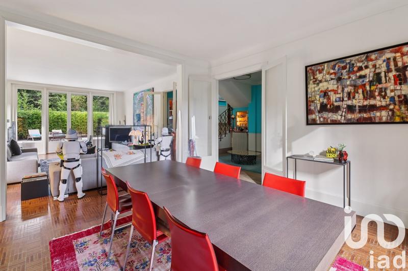 Maison - 250 m² - 8 pièces