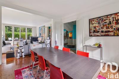 Maison - 250 m² - 8 pièces