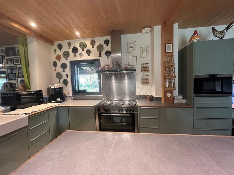 Demeure - 166 m² - 5 pièces