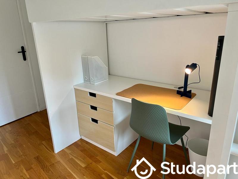 Chambre - 11 m² - 1 pièce