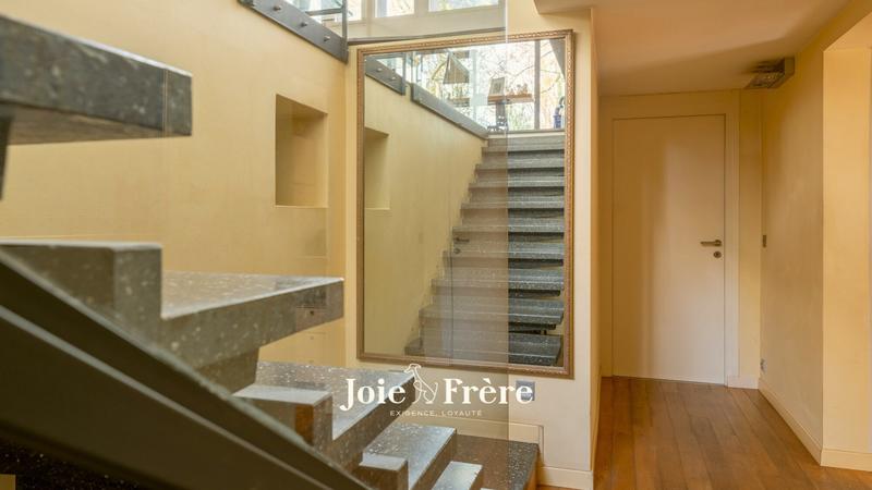 Maison ancienne - 366 m² - 7 pièces
