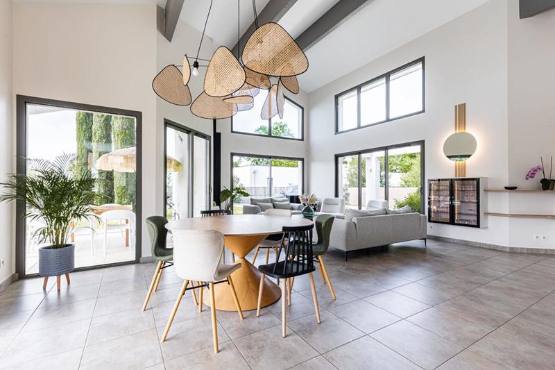 Maison - 270 m² - 7 pièces