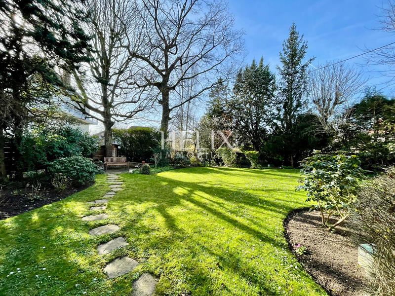 Maison - 200 m² - 7 pièces