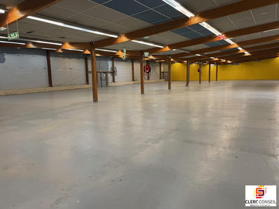 Local commercial - 1 100 m²